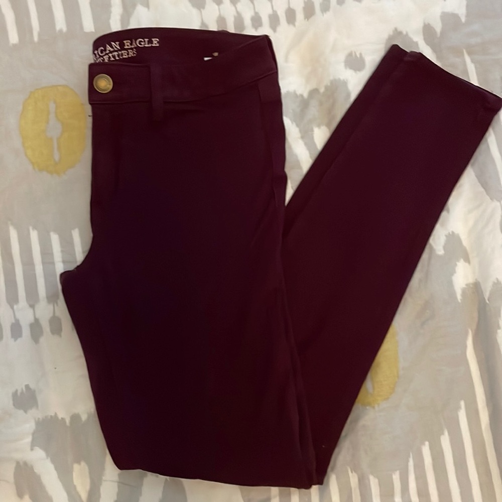 American Eagle soft jegging, maroon color, size 8